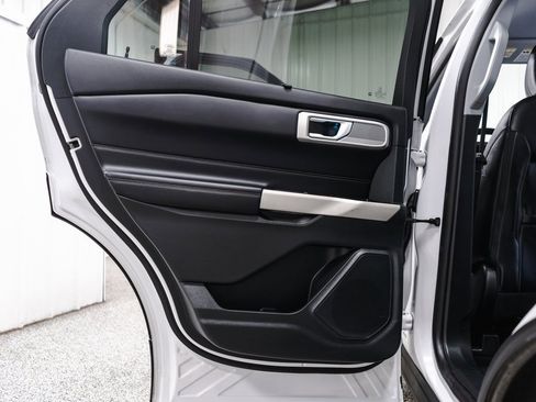 Used 2021 Ford Explorer Limited w/ Equipment Group 301A image 32