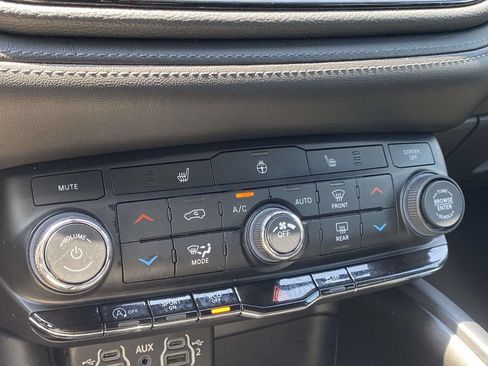 Used 2024 Dodge Durango SXT RWD image 24