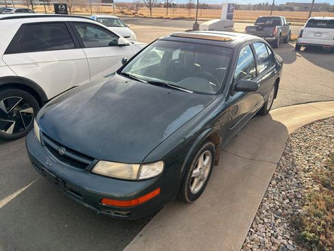 Used 1999 Nissan Maxima image 1