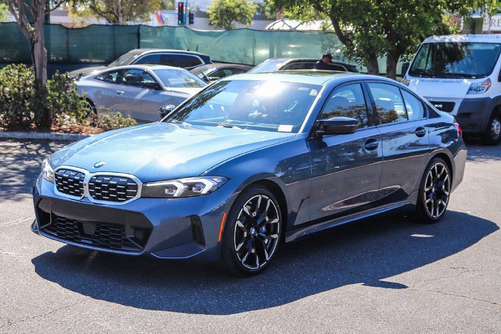 Used 2025 BMW M340i RWD image 3