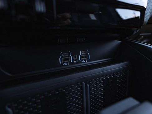New 2025 RAM 2500 Laramie AWD/4WD image 18