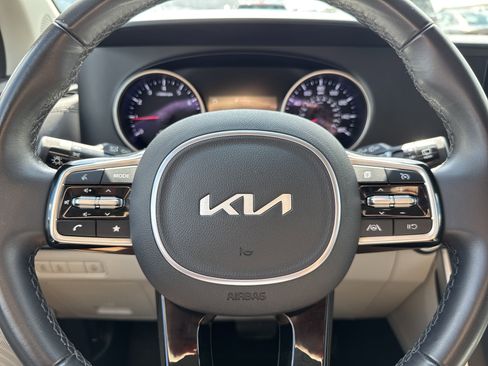 Certified 2024 Kia Carnival LX image 10
