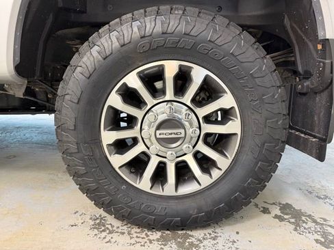 Used 2022 Ford F350 Lariat w/ Lariat Value Package image 13