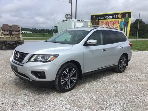 Used 2018 Nissan Pathfinder Platinum AWD/4WD image 7