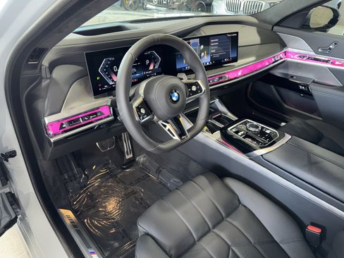 Used 2025 BMW 760i xDrive w/ Executive Package AWD/4WD image 21