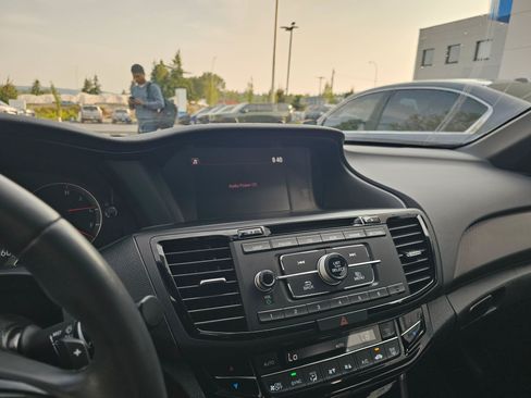 Used 2016 Honda Accord Sport image 27