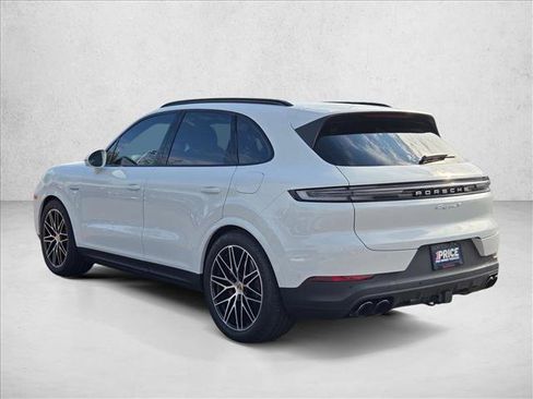 Used 2024 Porsche Cayenne S AWD/4WD image 9