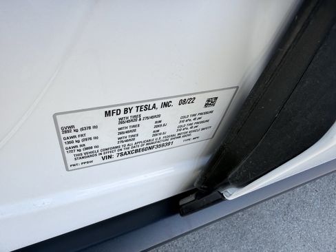 Used 2022 Tesla Model X Plaid image 37