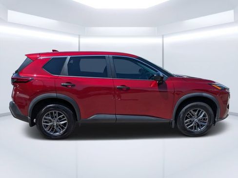 Used 2021 Nissan Rogue S FWD image 2