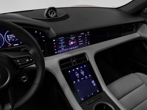 New 2025 Porsche Taycan image 40