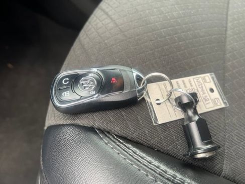 Used 2022 Buick Encore Preferred w/ Safety Package image 30