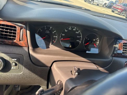 Used 2012 Chevrolet Impala LTZ image 21