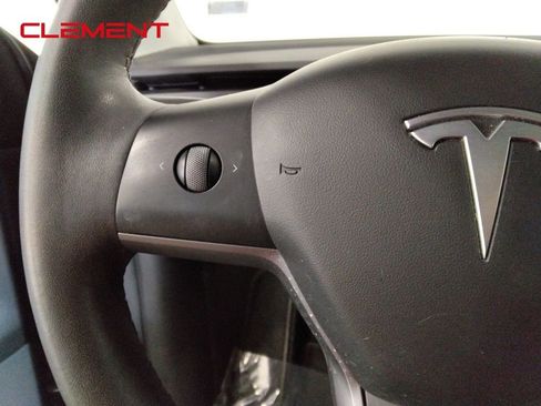 Used 2021 Tesla Model Y Long Range image 13