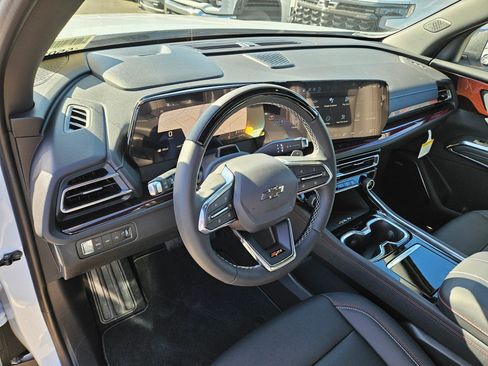 New 2026 Chevrolet Traverse Z71 w/ Enhanced Driving Package AWD/4WD image 11