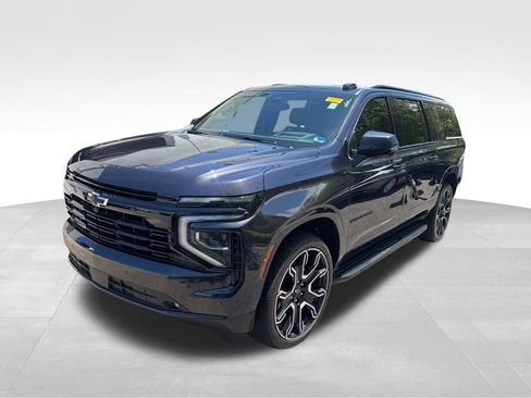 Used 2025 Chevrolet Suburban RST w/ Advanced Technology Package AWD/4WD image 3