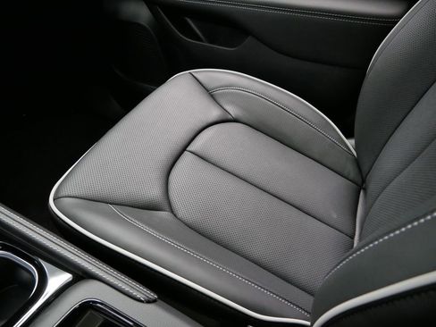 New 2026 Chrysler Pacifica Limited w/ S Appearance Package image 40