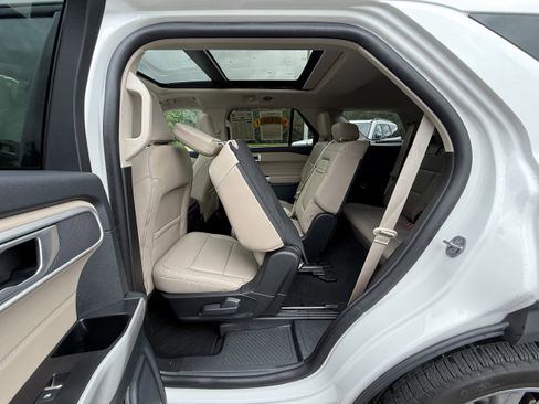 Used 2023 Ford Explorer XLT w/ Equipment Group 202A AWD/4WD image 24