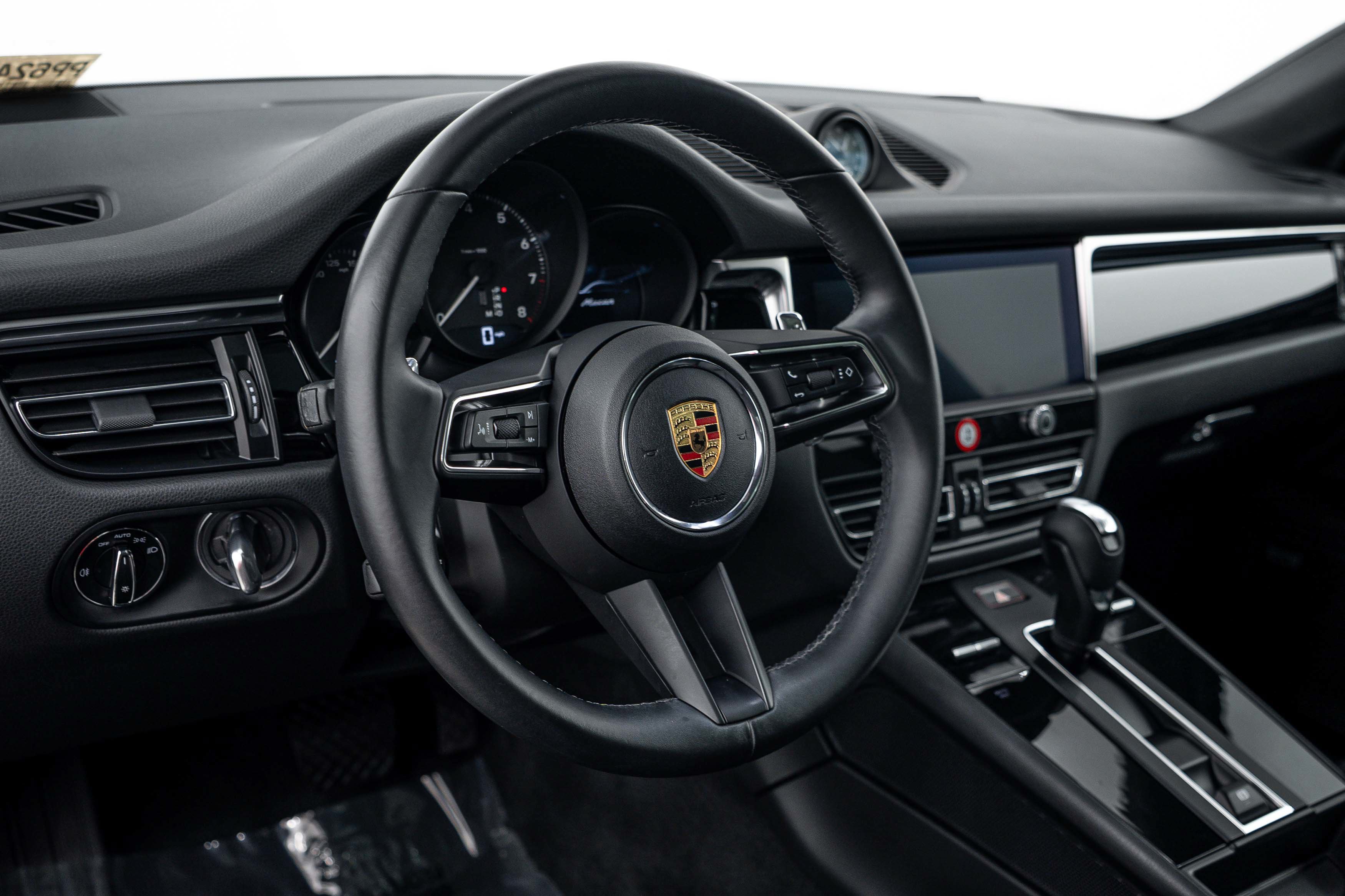 Certified 2023 Porsche Macan AWD/4WD image 14