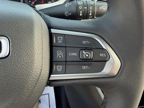 Used 2025 Jeep Compass Limited AWD/4WD image 17