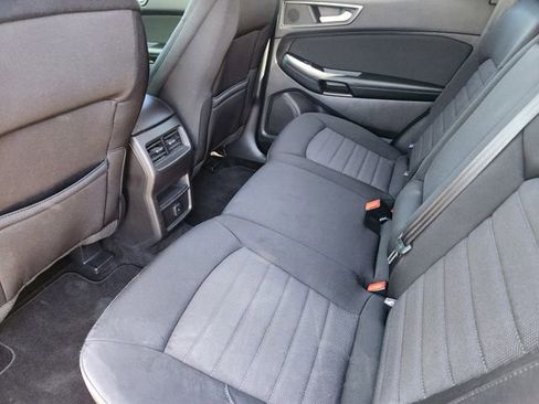 Used 2017 Ford Edge SE AWD/4WD image 9