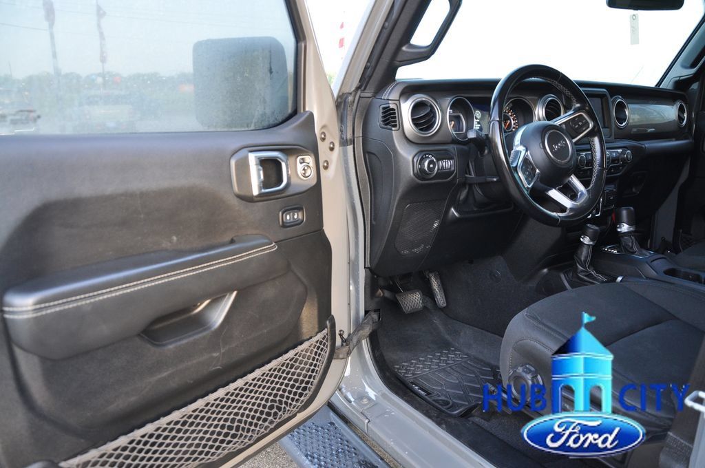Used 2021 Jeep Wrangler Unlimited Sahara AWD/4WD image 11