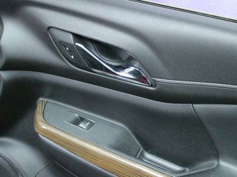 Used 2021 GMC Acadia SLE w/ GMC Pro Grade Package image 11