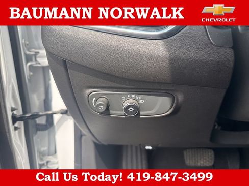 Used 2023 Chevrolet Equinox LT FWD image 15