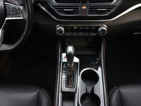 Used 2023 Nissan Altima 2.5 SR w/ SR Premium Package image 18