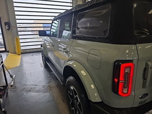 Used 2021 Ford Bronco Outer Banks AWD/4WD image 4