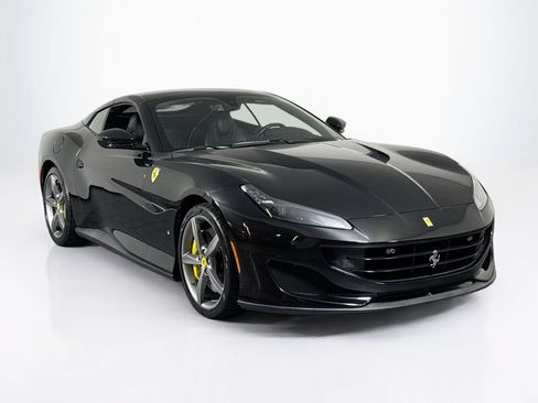 Certified 2019 Ferrari Portofino RWD image 11