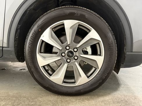 Used 2025 Ford Escape Platinum image 11