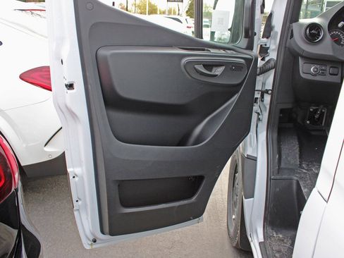 Used 2025 Mercedes-Benz Sprinter 2500 image 8