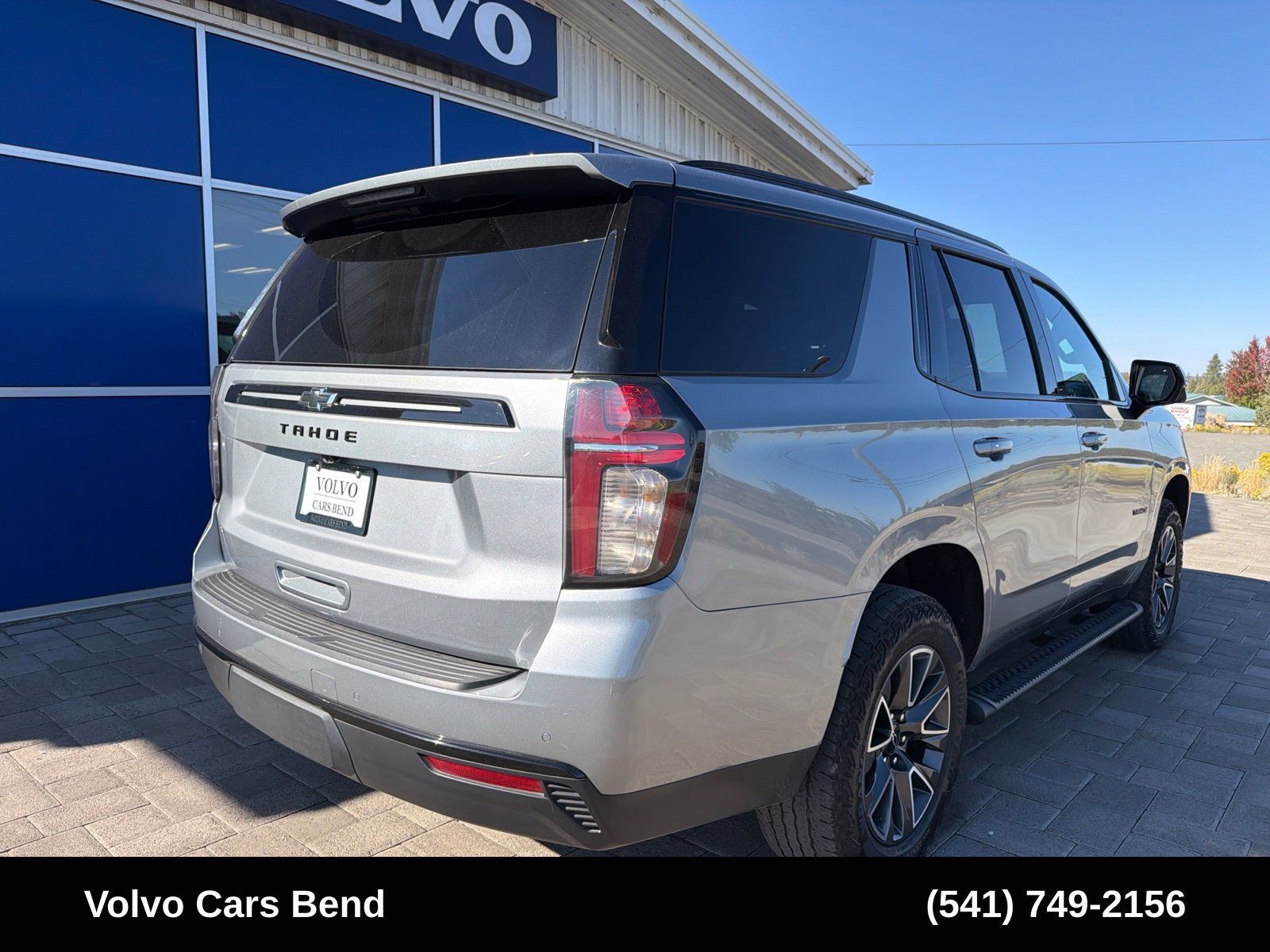 Used 2023 Chevrolet Tahoe Z71 w/ Luxury Package AWD/4WD image 7