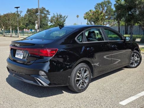 Used 2022 Kia Forte LXS FWD image 11