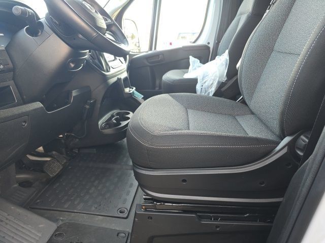 Used 2025 RAM ProMaster 2500 w/ Quick Order Package 22G SLT FWD image 11