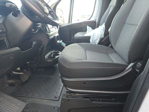 Used 2025 RAM ProMaster 2500 w/ Quick Order Package 22G SLT FWD image 11