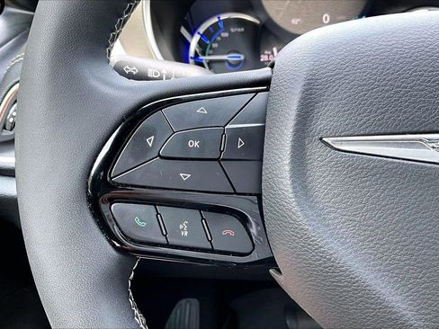 Used 2023 Chrysler Pacifica Limited w/ S Appearance Package FWD image 30