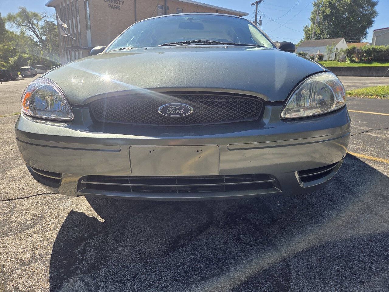 Used 2007 Ford Taurus SE FWD image 6