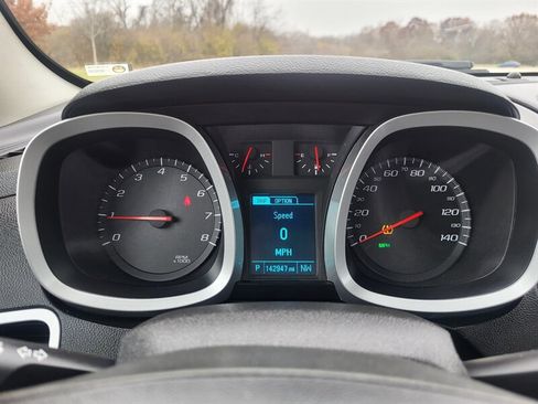 Used 2015 Chevrolet Equinox LT image 16
