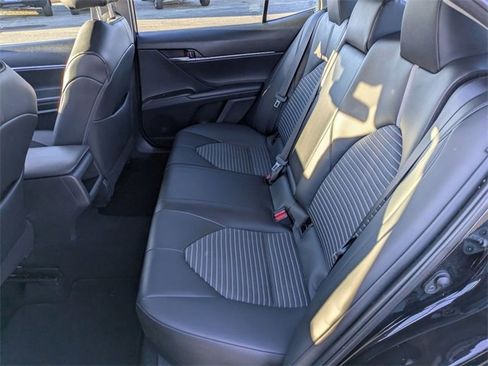 Used 2022 Toyota Camry SE image 31
