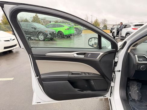 Used 2018 Ford Fusion S image 11