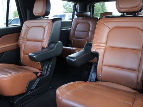 Used 2019 Lincoln Navigator L Reserve w/ Cargo Package AWD/4WD image 21