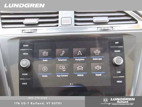 Used 2022 Volkswagen Tiguan SE AWD/4WD image 19