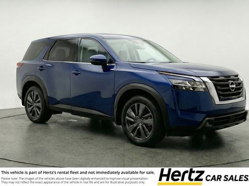 Used 2025 Nissan Pathfinder SV FWD image 1