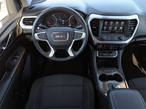 Used 2021 GMC Acadia SLE image 10