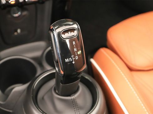 Used 2024 MINI Cooper S w/ Signature Upholstery Package image 28