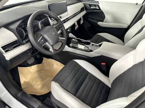 New 2026 Mitsubishi Outlander SE AWD/4WD image 25