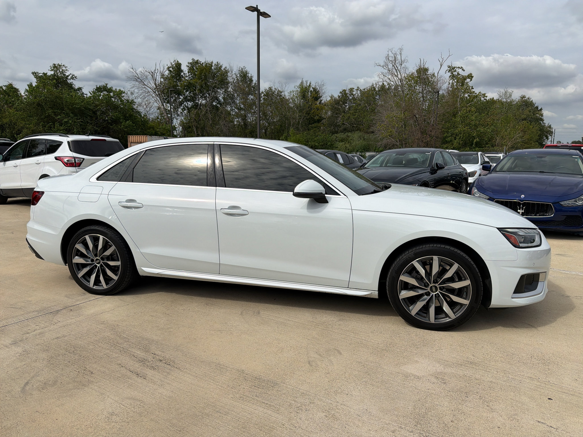 Used 2022 Audi A4 2.0T Premium Plus AWD/4WD image 5