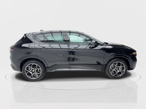 New 2025 Alfa Romeo Tonale w/ Premium Package AWD/4WD image 8