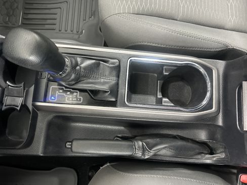 Used 2017 Toyota Tacoma SR5 w/ Tow Package RWD image 20